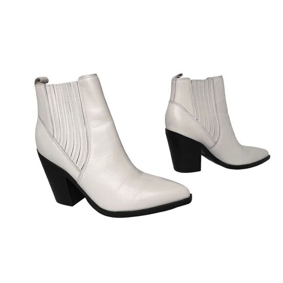 Marc Fisher Carves Cream Leather Side Gores Pull on Bootie Boot 6M Vanilla Girl - Picture 1 of 11